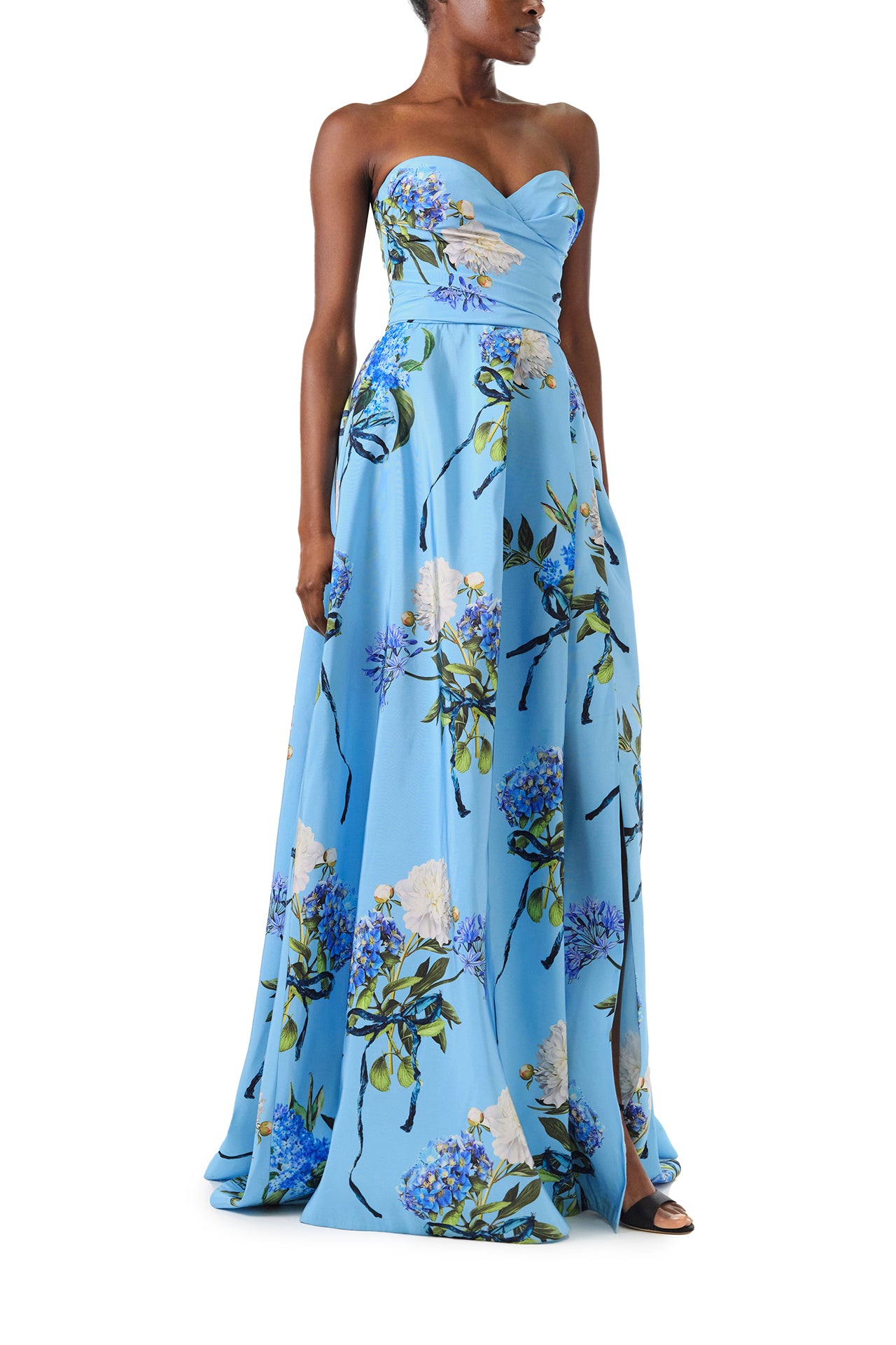 Monique Lhuillier Fall 2024 strapless, a-line gown with sweetheart neckline and high leg slit in Sky Blue Hydrangea printed silk faille - side.