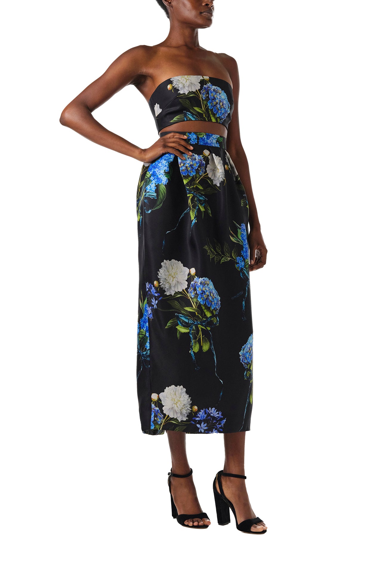 Monique Lhuillier Fall 2024 midi skirt with pockets in Night Sky Multi floral printed gazar - side.