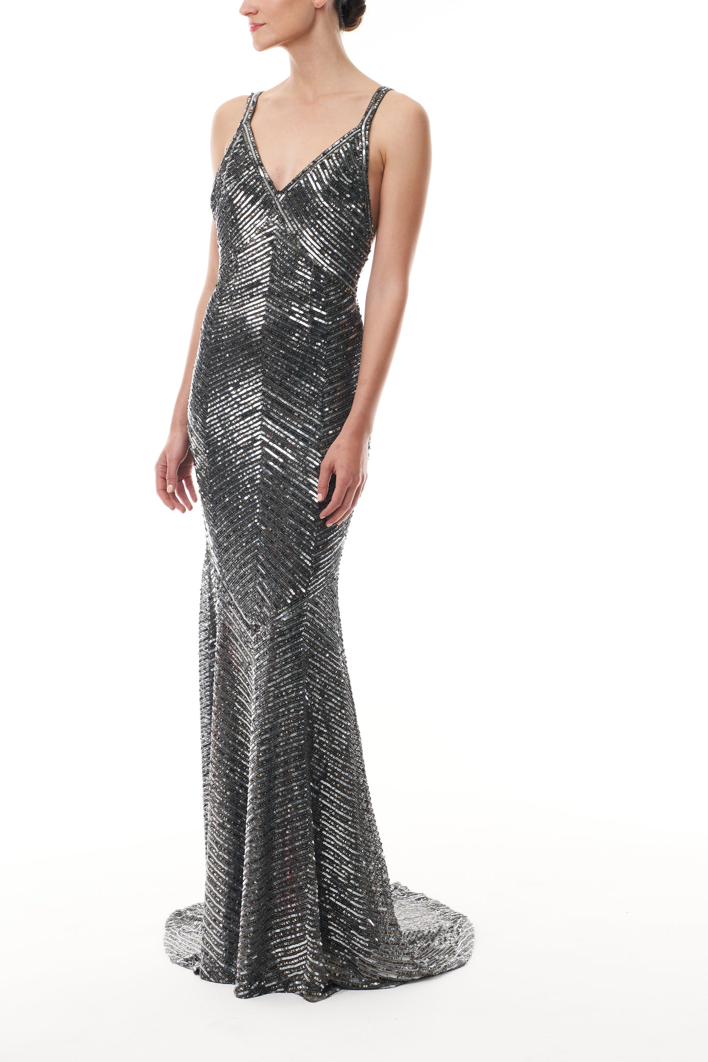 Monique Lhuillier Fall 2025 Gunmetal V-neck embroidered tulle sheath gown - side.