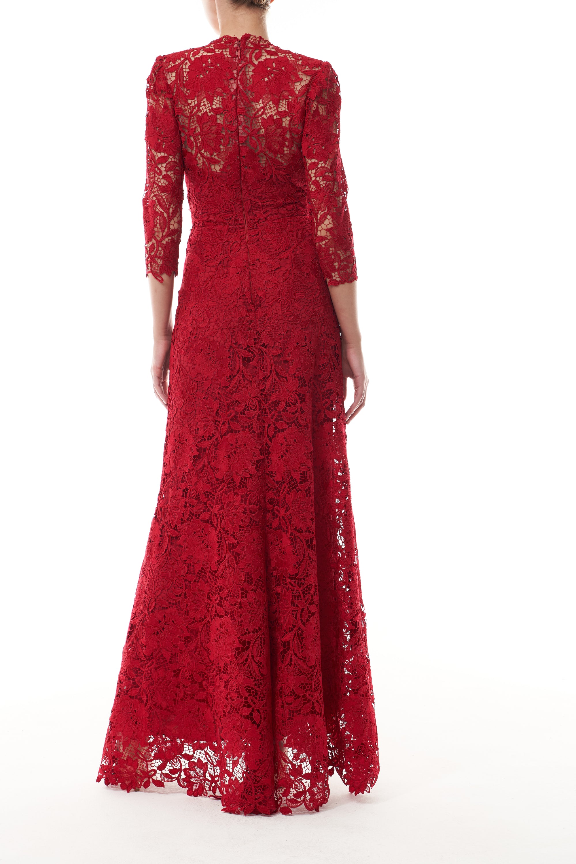 Monique Lhuillier Fall 2025 Siren floral toile lace Deep V neck gown with
¾ sleeve - back.
