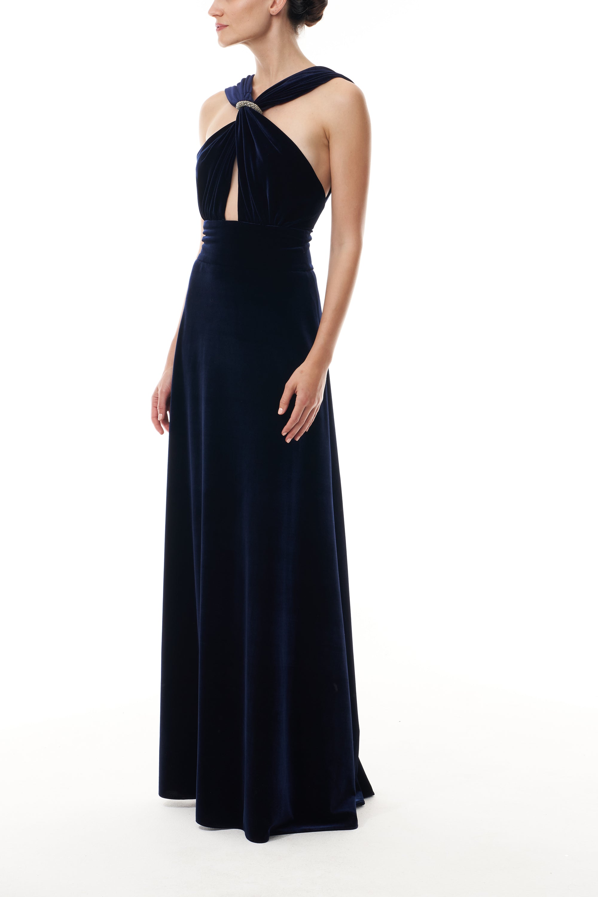 Monique Lhuillier Fall 2025 Ocean stretch velvet Twisted front halter gown with crystal ring - side.