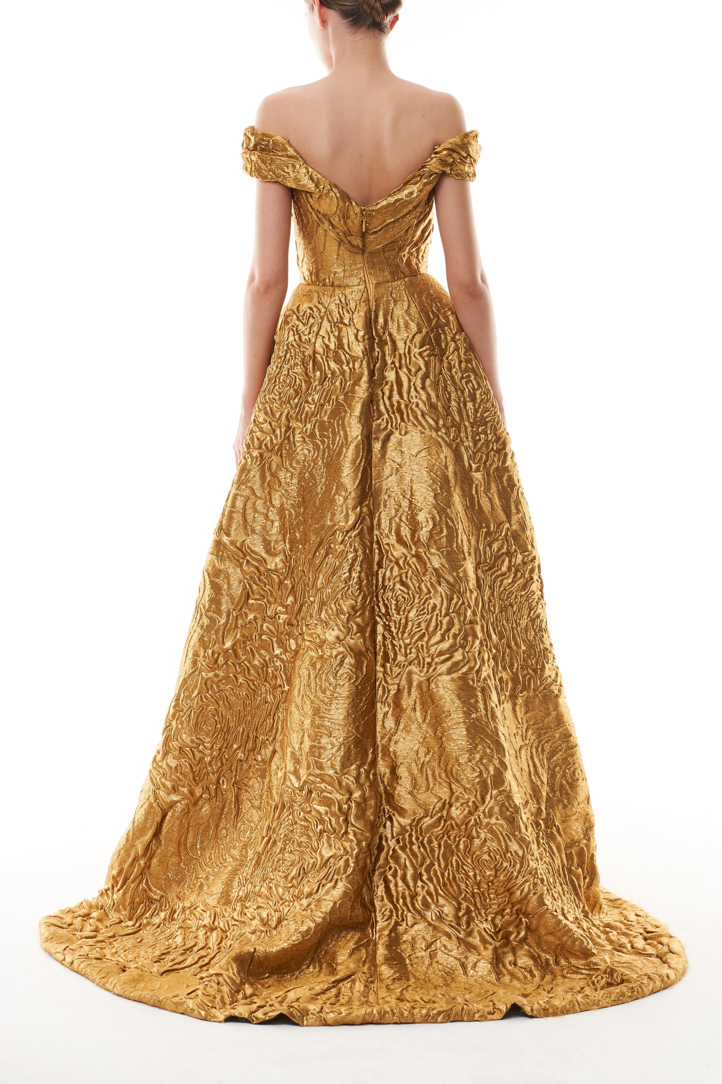 Monique Lhuillier Fall 2025  Gold Lame Rose Jacquard off-the-shoulder ball gown  - back.