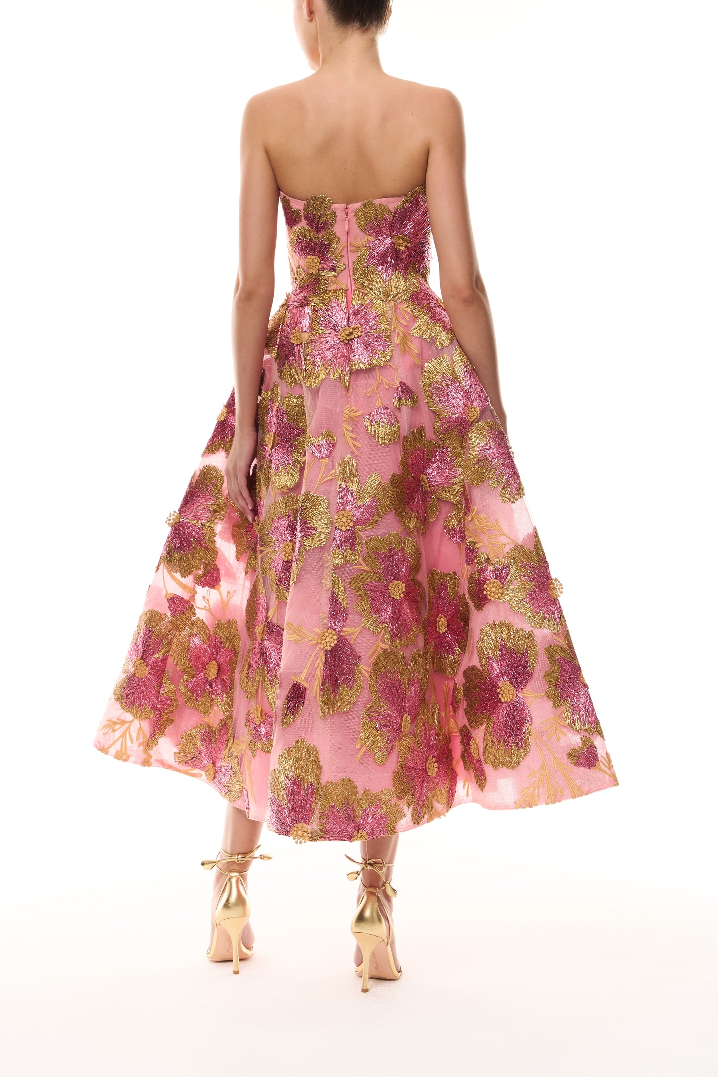 Monique Lhuillier Spring 2026 Plumeria Multi Metallic Raffia Floral Embroidered
Tulle sweetheart tea length cocktail dress - back.