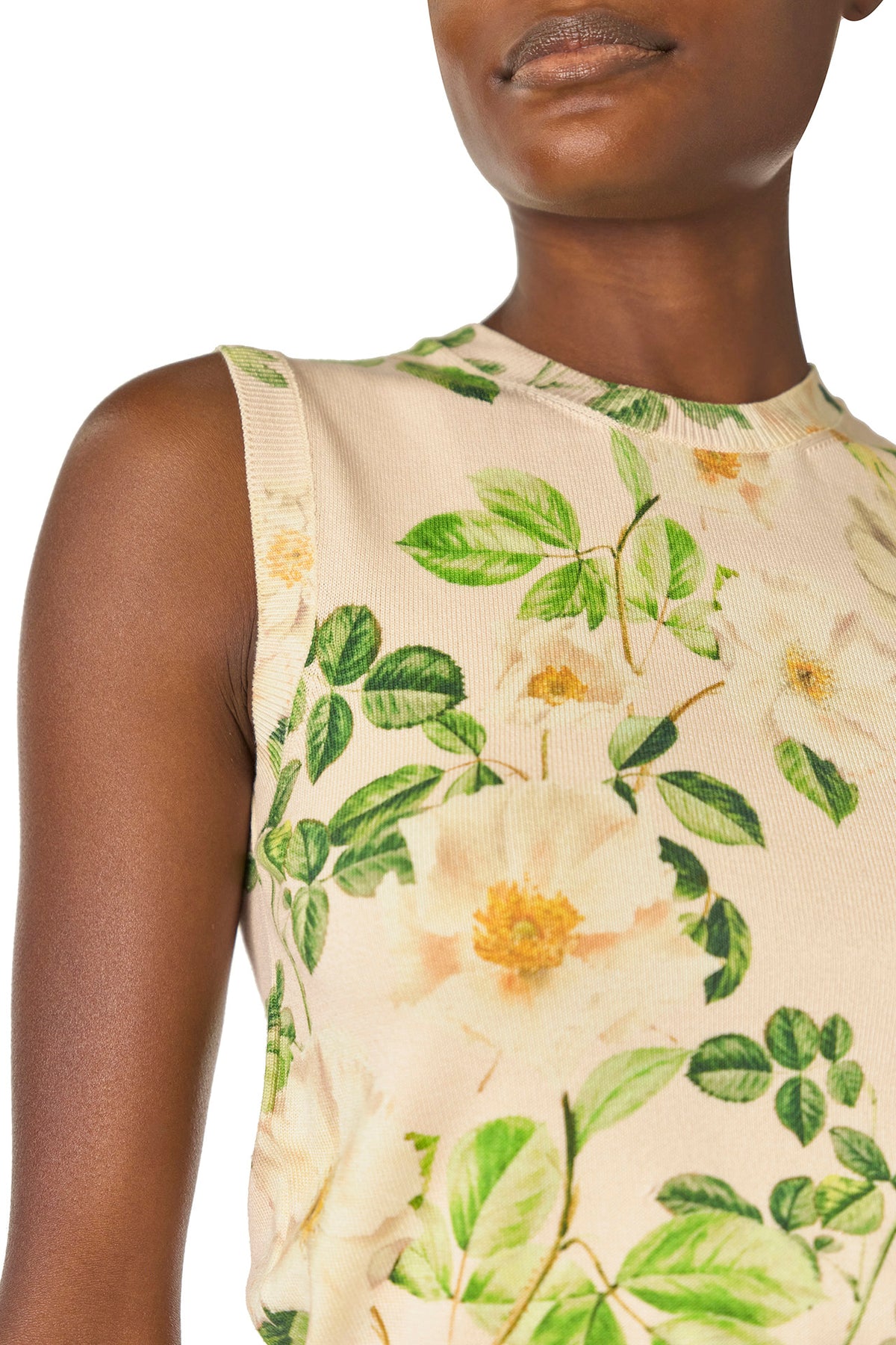 Monique Lhuillier Spring 2025 rose printed knit sleeveless shell in Bellini Multi color - detail.