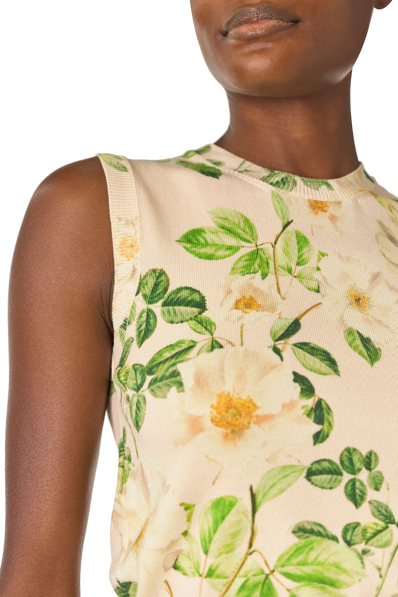 Monique Lhuillier Spring 2025 rose printed knit sleeveless shell in Bellini Multi color - detail.