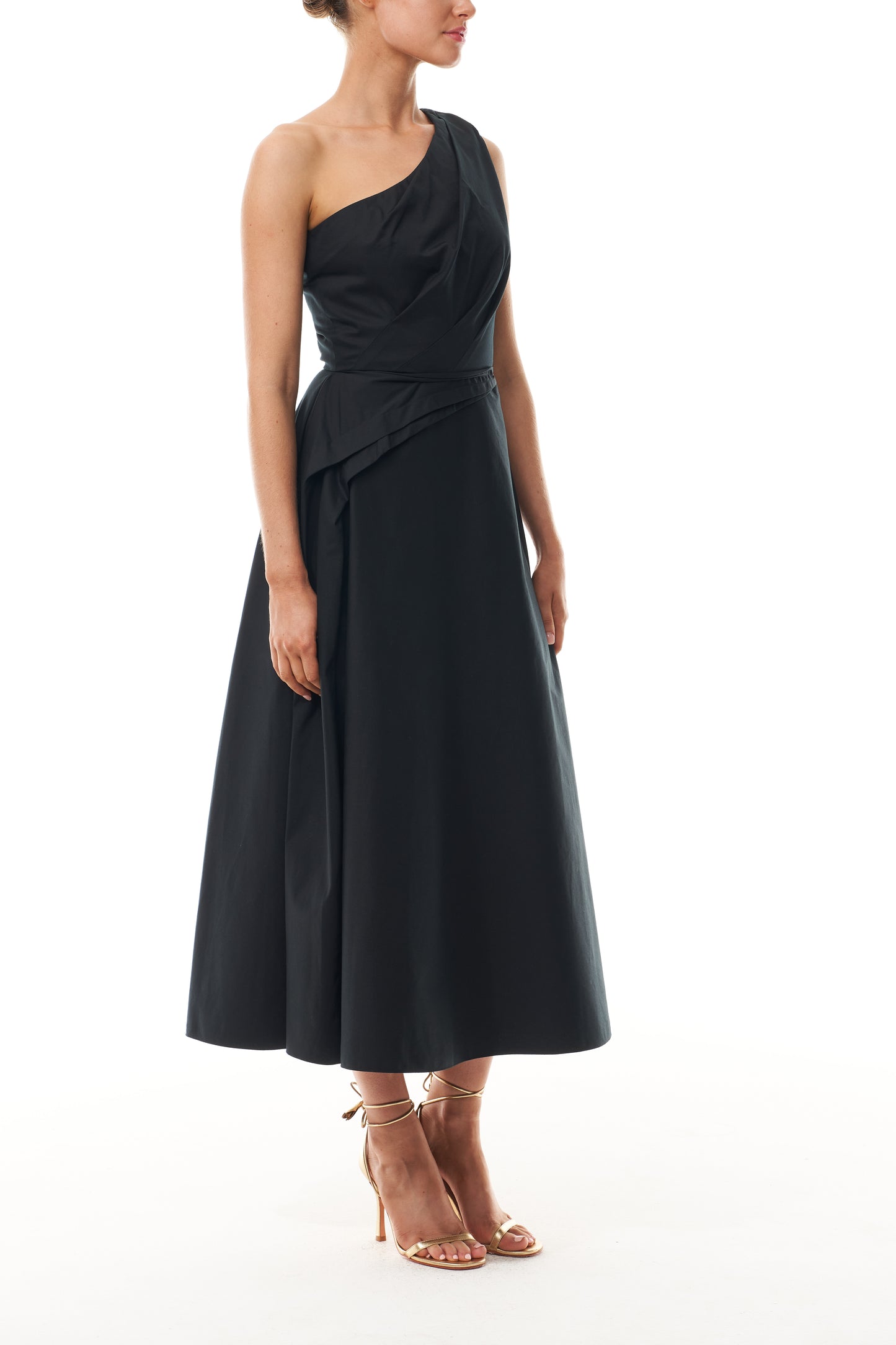 Monique Lhuillier Fall 2025 Noir cotton poplin one shoulder draped day dress - side.