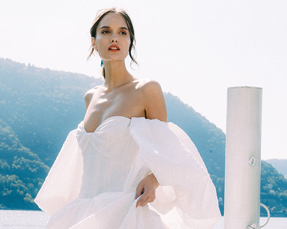 Monique Lhuillier fall 2020 strapless dropped waist ball gown detachable off-the-shoulder billowing sleeves in silk white floral jacquard - lookbook.