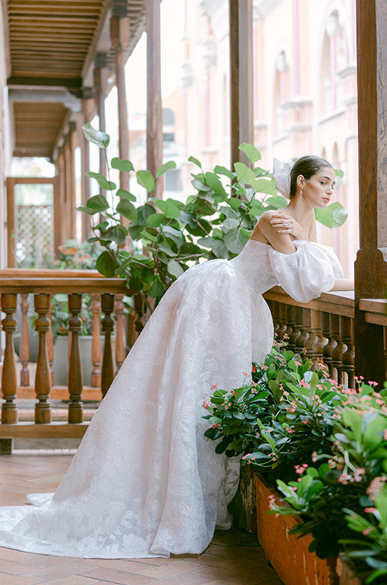 Fall 2022 Bridal Lookbook Monique Lhuillier Fall 2022 Bridal Lookbook Monique Lhuillier