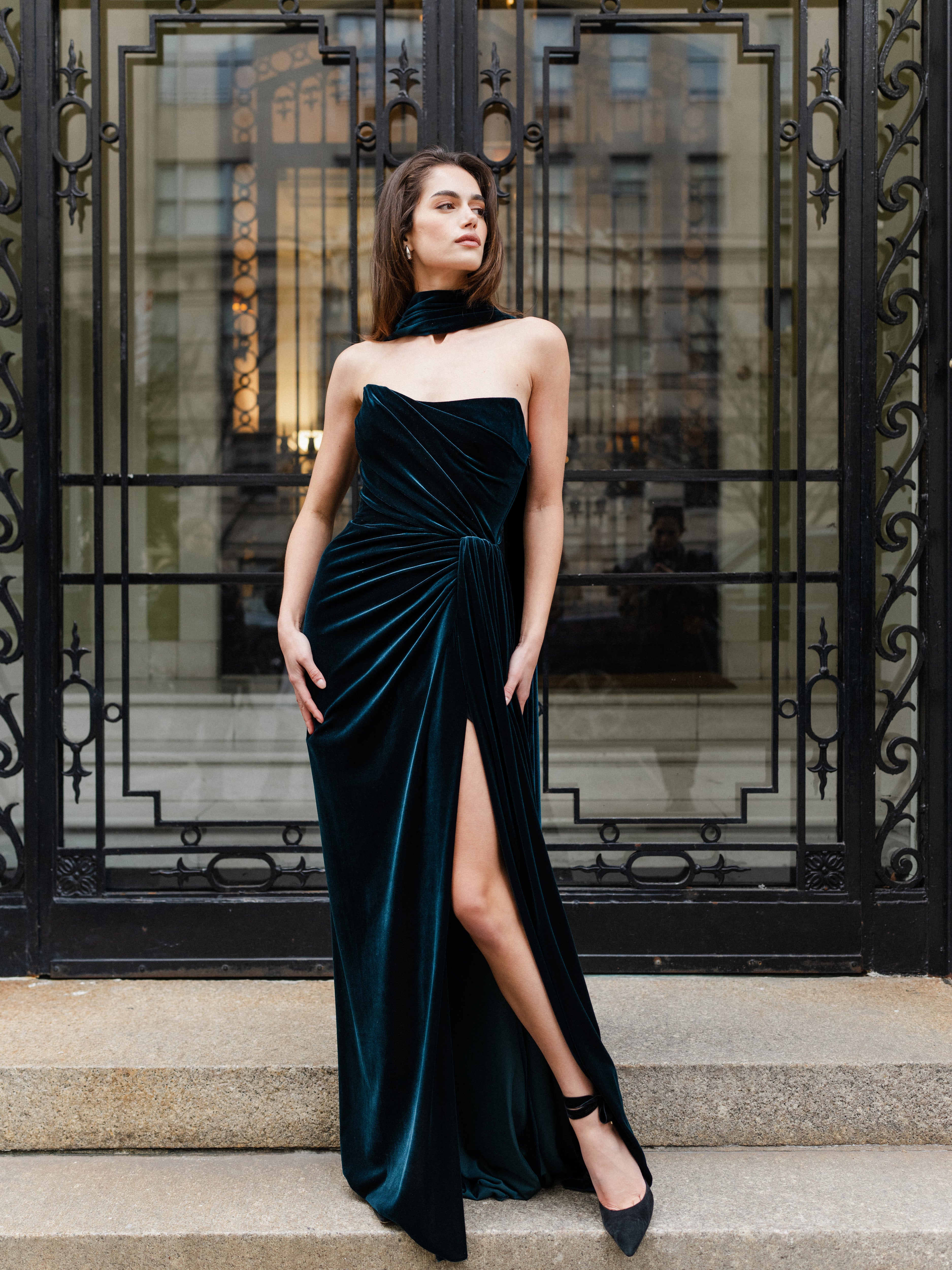 Strapless Velour Gown With Scarf – Monique Lhuillier