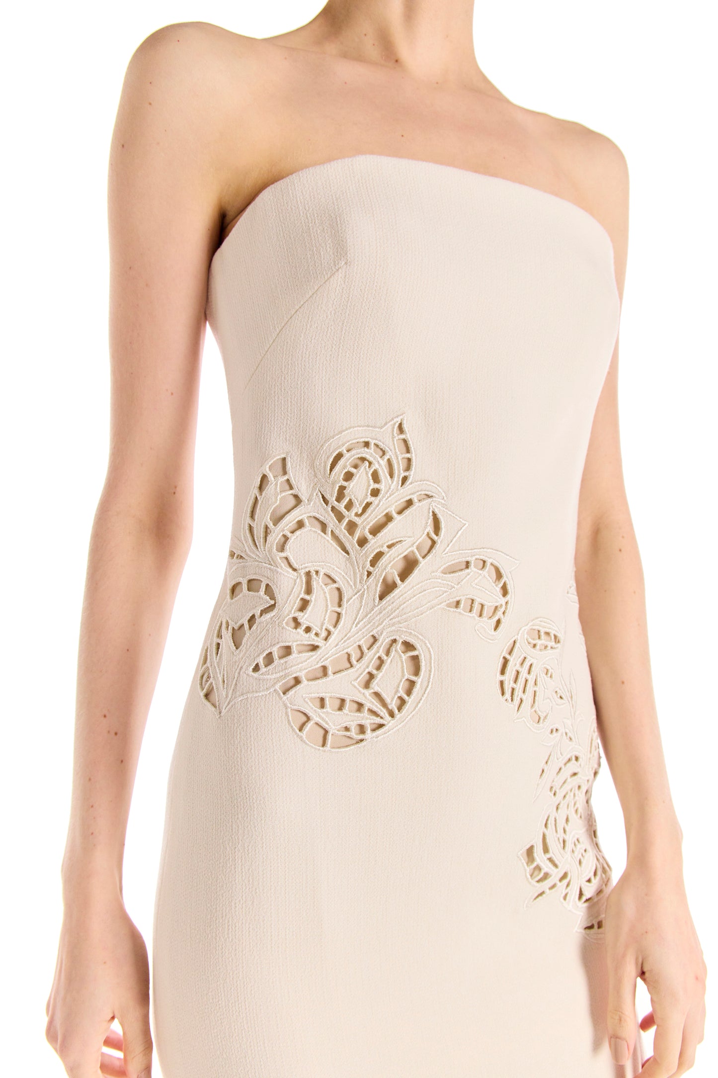 Monique Lhuillier Silk White embroidered wool dress with floral cut-outs over nude lining - details.