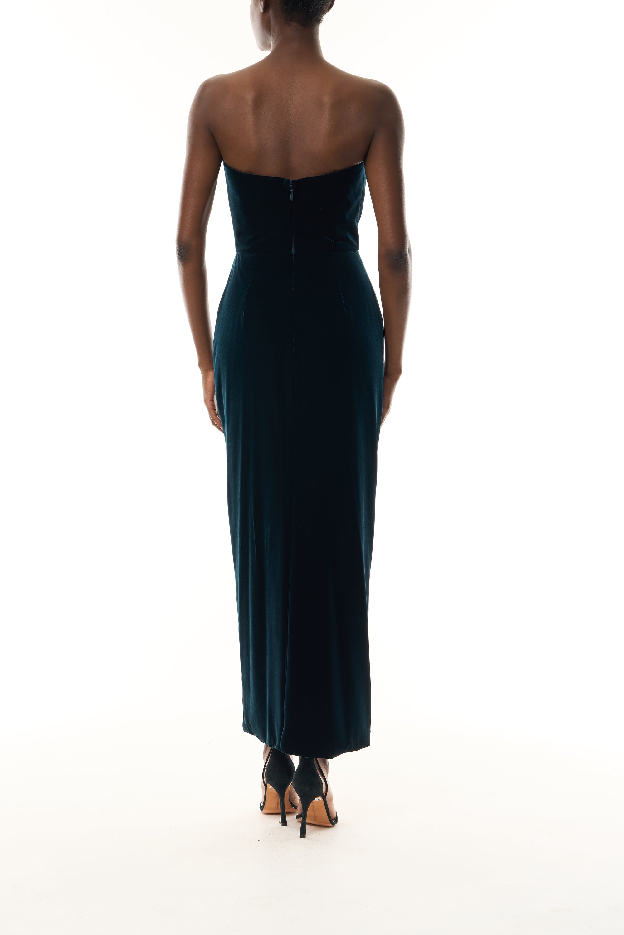Monique Lhuillier Fall 2023 dark teal strapless velvet cocktail dress with deep plunging sweetheart neckline - back.