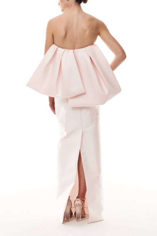 Monique Lhuillier Fall 2025 strapless column gown with sweetheart neckline and back bow draping - back.