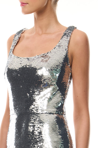 Monique Lhuillier Fall 2025 Silver Sequin Sleeveless column gown - fabric.