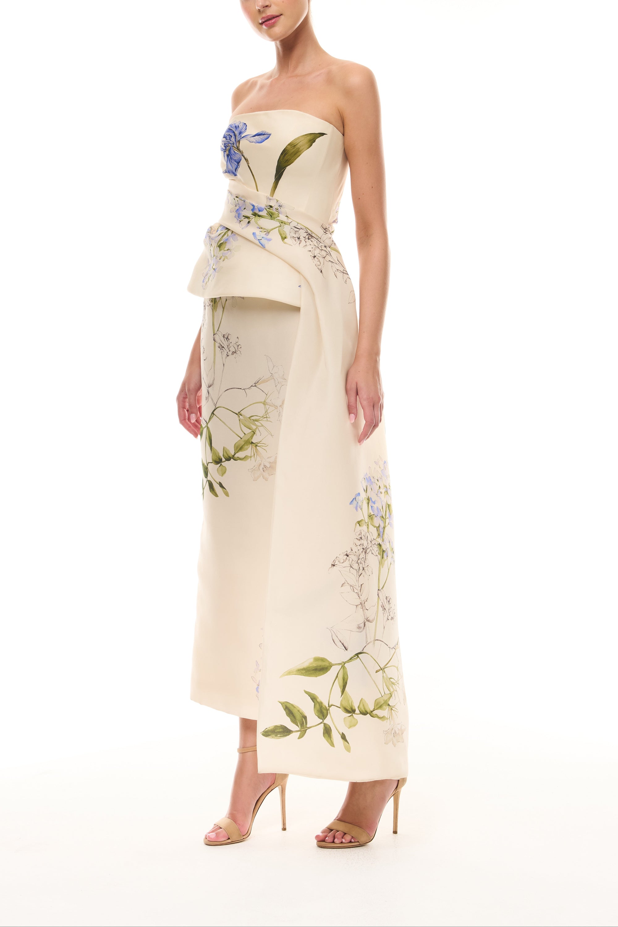 Monique Lhuillier Spring 2026 Iris Bouquet
Printed Gazar Strapless draped peplum gown - side.