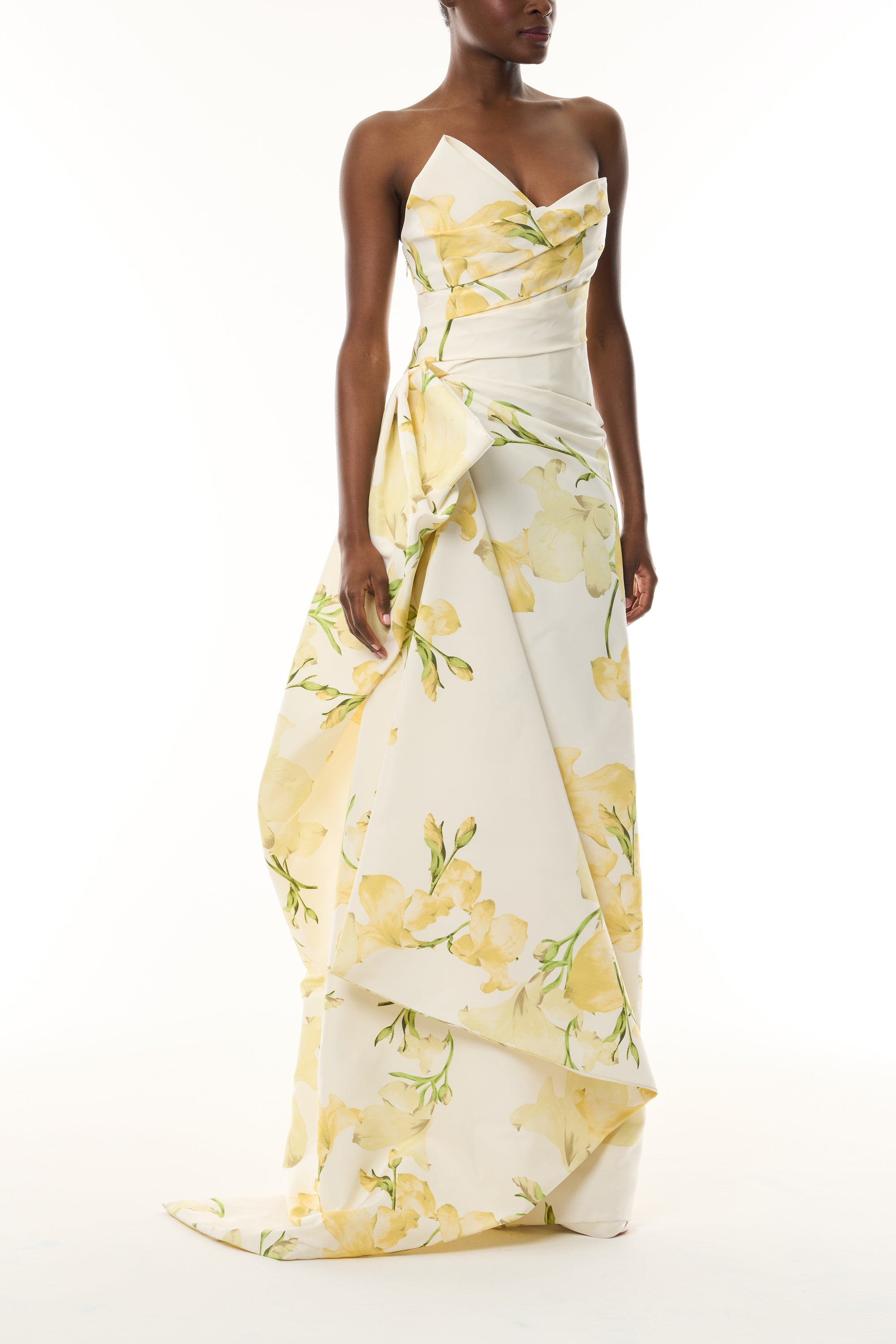 Monique Lhuillier Fall 2026 Pale Yellow/Multi Snapdragon Printed
Faille Strapless draped bodice
gown with side train - side.