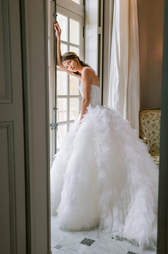 Fall 2023 Bridal Lookbook – Monique Lhuillier