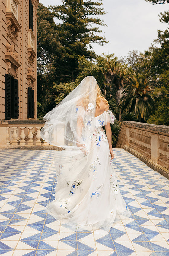 Spring 2023 Bridal Lookbook Monique Lhuillier Spring 2023 Bridal Lookbook Monique Lhuillier
