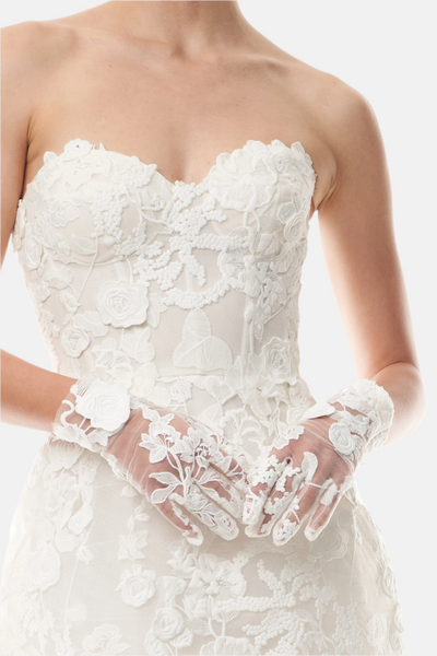 Antoinette Wristlet Lace Gloves – Monique Lhuillier