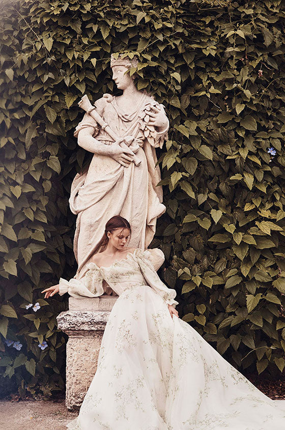 Iconic Designs Bridal Lookbook Monique Lhuillier Iconic Designs Bridal Lookbook Monique Lhuillier