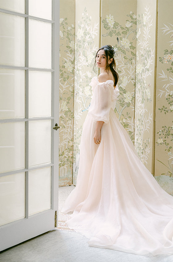 Iconic Designs Bridal Lookbook Monique Lhuillier Iconic Designs Bridal Lookbook Monique Lhuillier