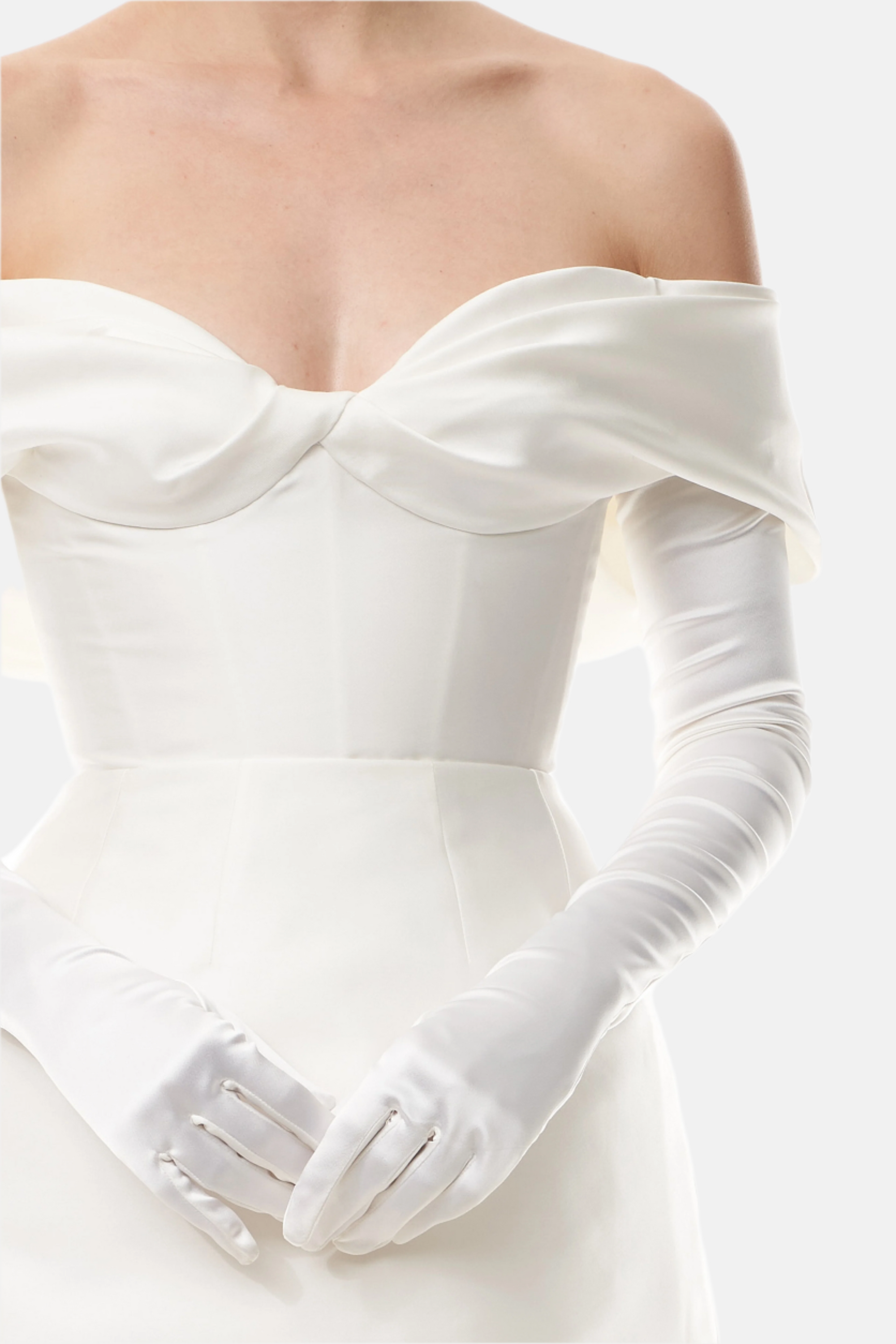Lila opera length gloves in silk white satin.