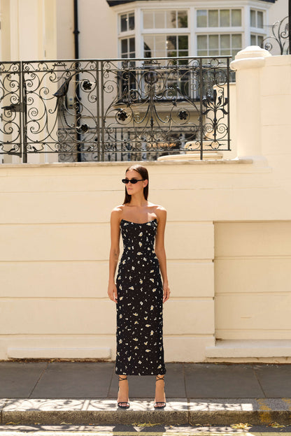 Monique Lhuillier Fall 2026 Noir floral embroidered basketweave strapless cocktail dress - lookbook. 