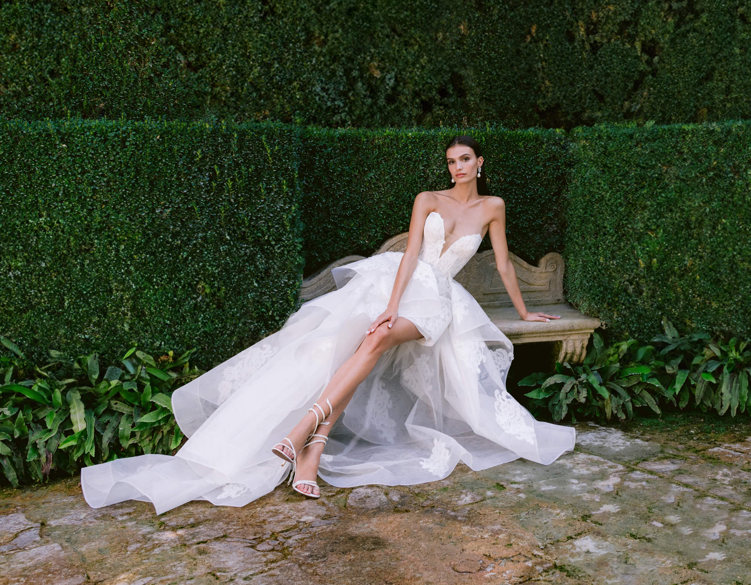 Monique lhuillier outlet bridal