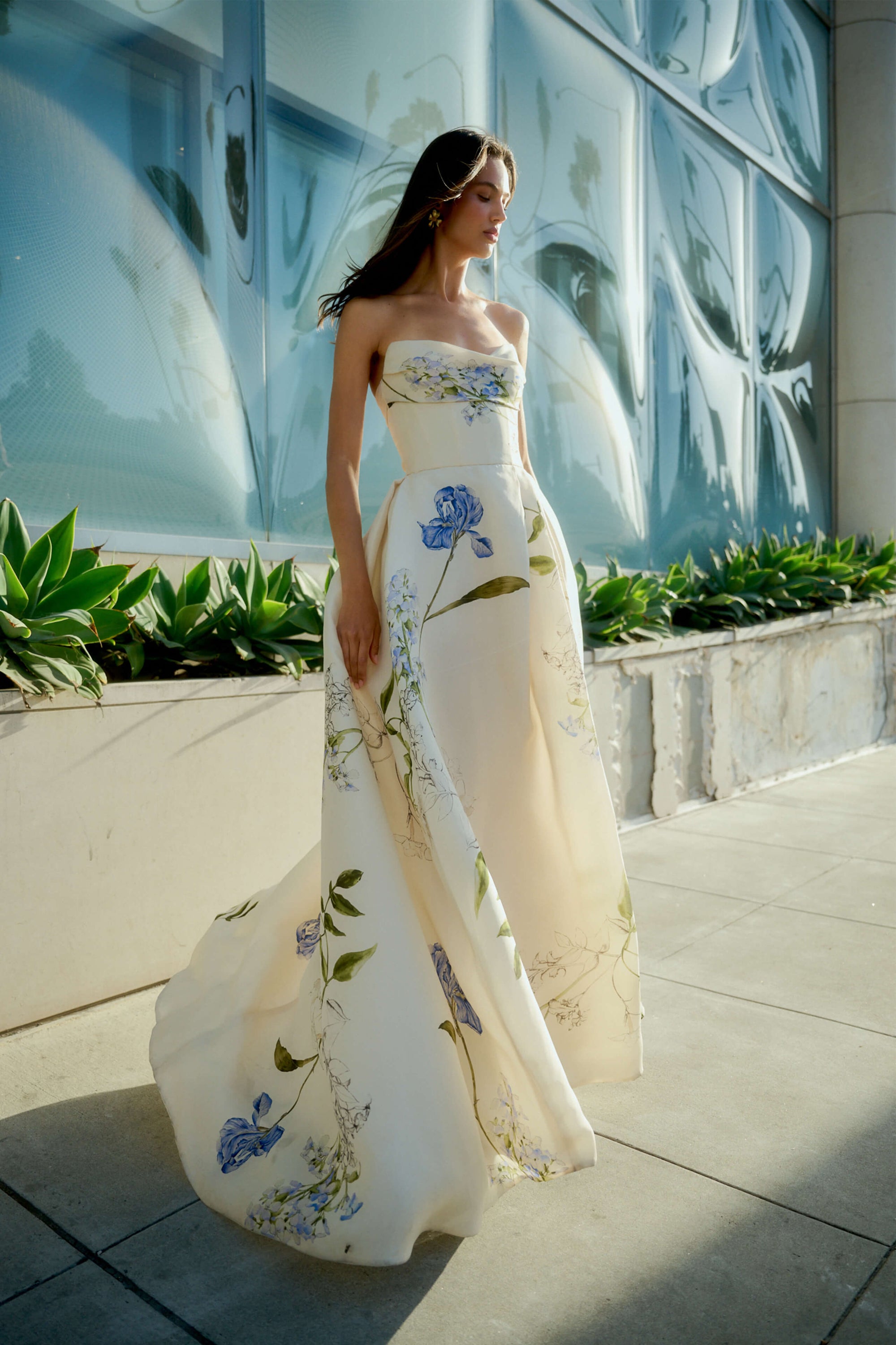 Iris Bouquet Gazar Ballgown – Monique Lhuillier