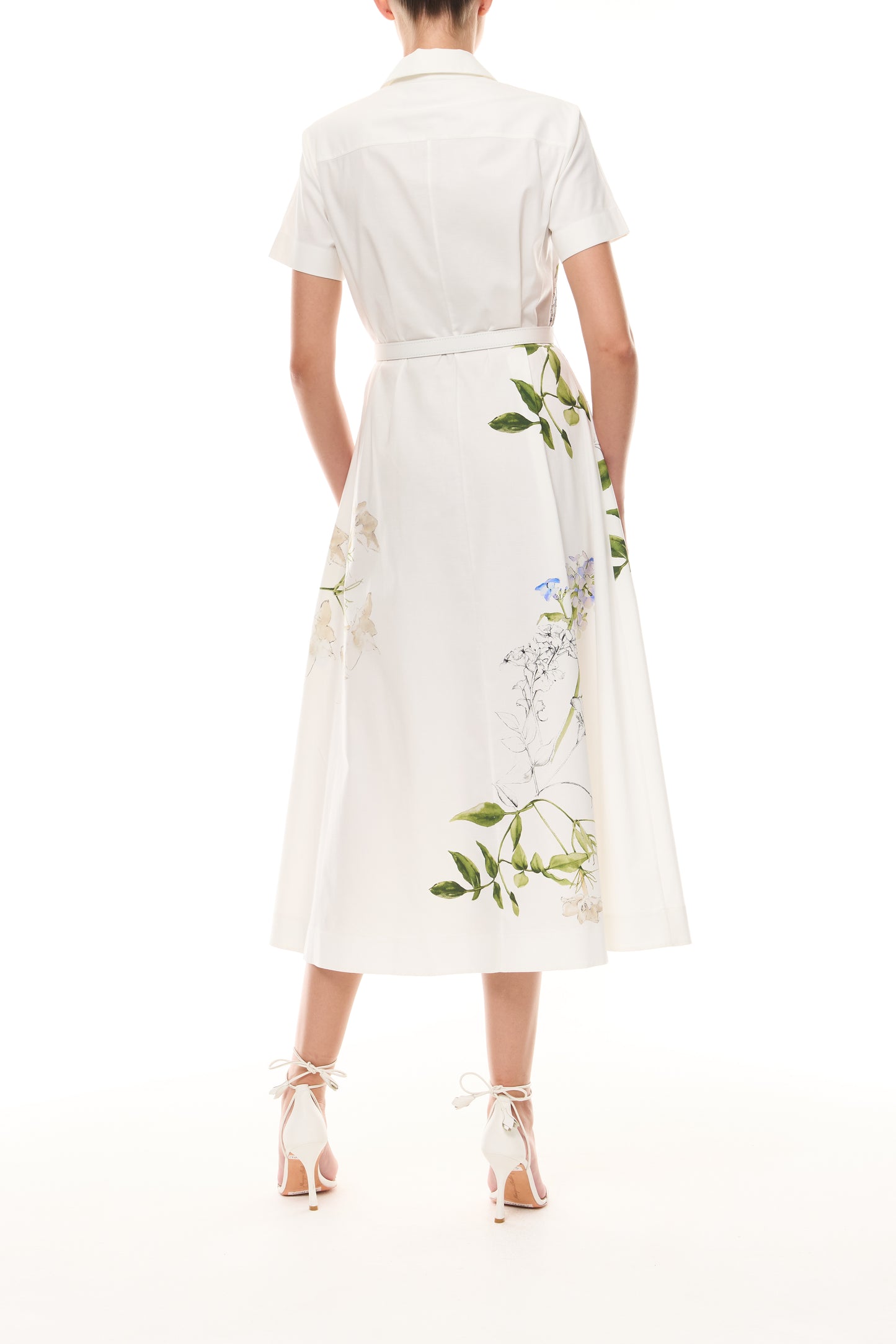 Monique Lhuillier Spring 2026 Silk White Multi Iris Bouquet Printed Cotton Poplin short-sleeved shirt dress with belt - back.