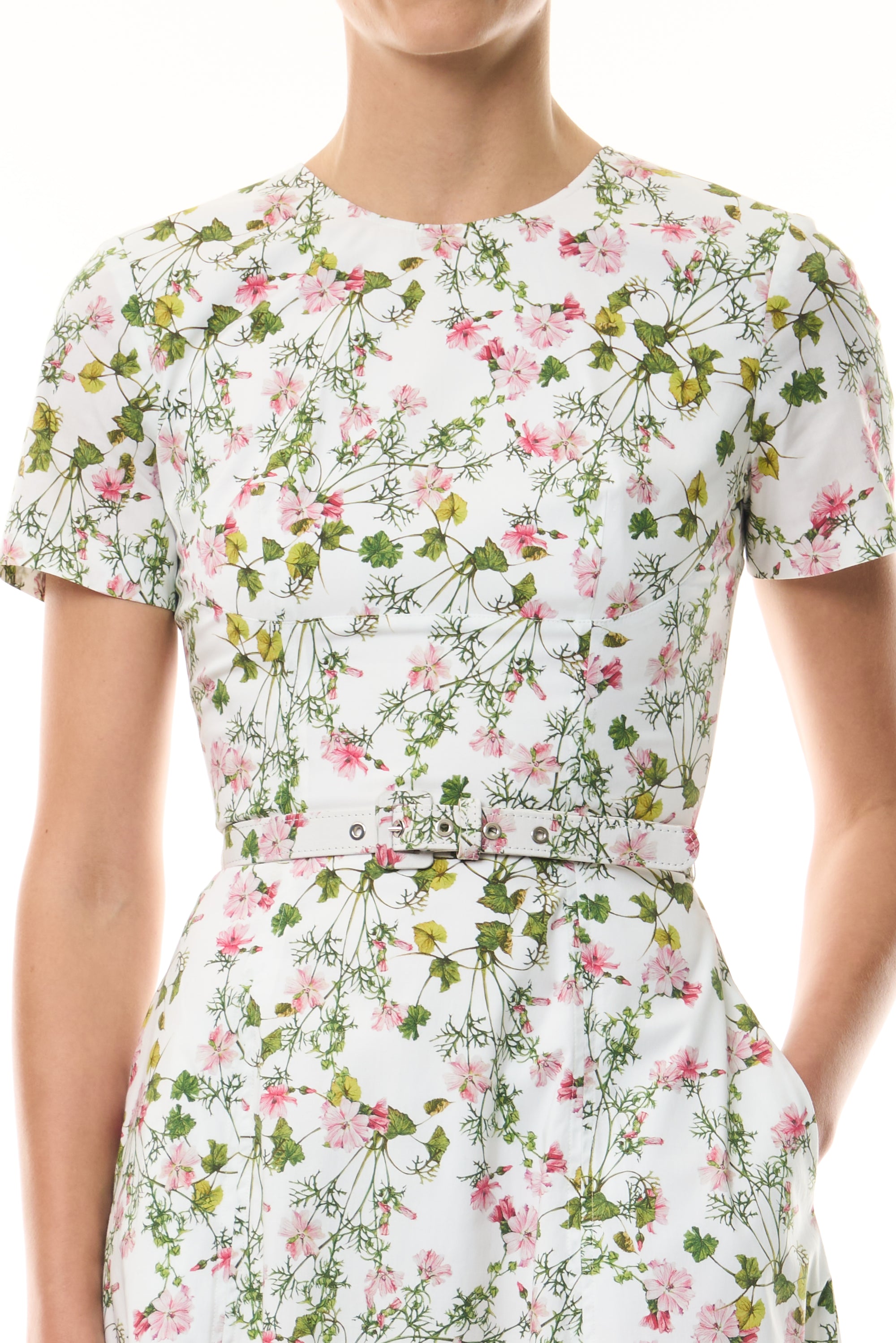 Monique Lhuillier Fall 2026 Short Sleeve Floral Day Dress in Silk White/Multi Ivy Bloom Printed Stretch Cotton Poplin with jewel neckline, belt, pockets and a-line skirt - fabric.