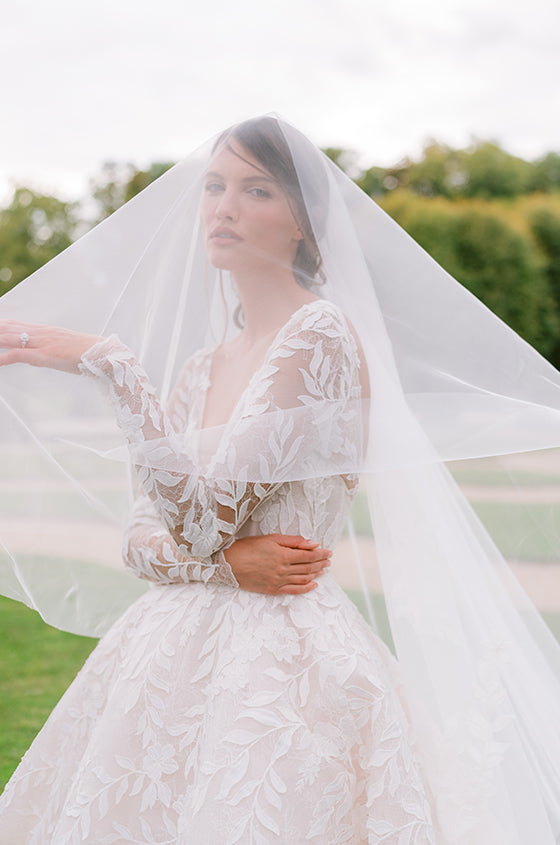 Monique hotsell lhuillier veil