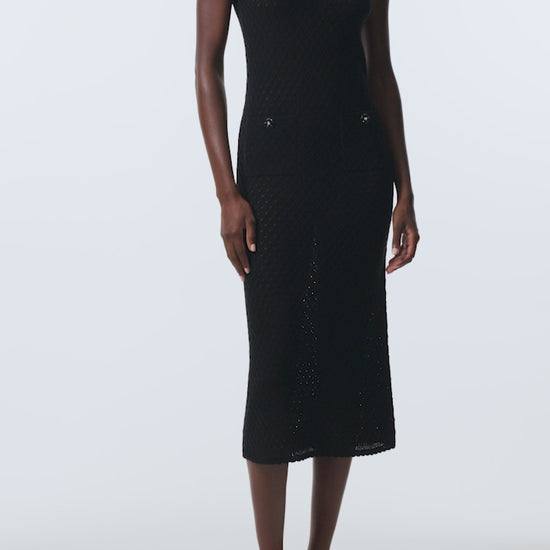 Monique Lhuillier Fall 2025 RTW Noir Sleeveless Shift Dress in  Cotton Diamond Lace knit with two front pockets - video.