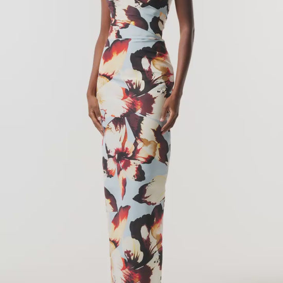 Monique Lhuillier Fall 2026 Blue floral amber lily printed faille strapless draped column gown - video. 