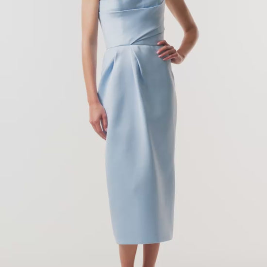Monique Lhuillier Fall 2026 pale blue Mikado Piqué strapless sweetheart draped cocktail dress- video. 