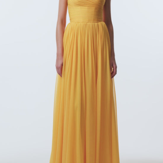 Monique Lhuillier Spring 2026 strapless Mango chiffon draped bodice gown - video.