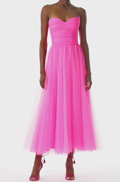 Monique Lhuillier hot pink tulle strapless dress with sweetheart neckline and ruched bodice.