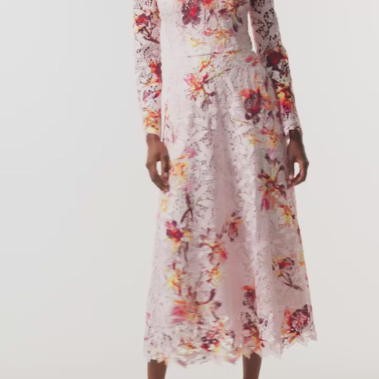 Monique Lhuillier Fall 2026 Lotus Printed Guipure Lace Long Sleeve Dress- video.
