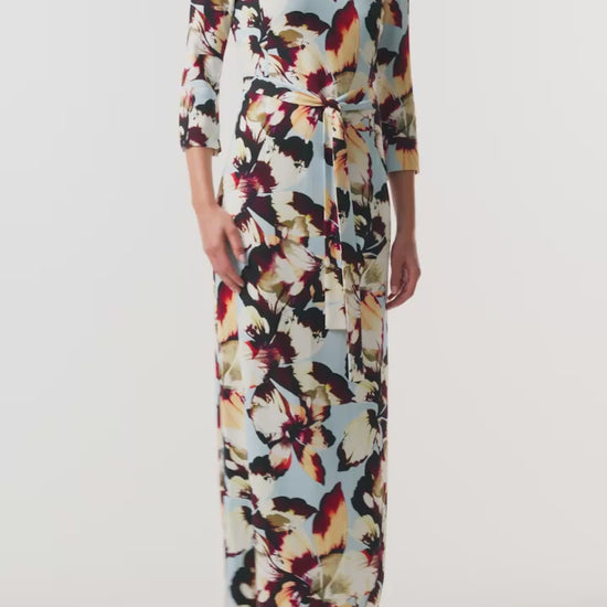 Monique Lhuillier Fall 2026 Breeze/Multi Amber Lily Stretch Crepe bracelet sleeve self tie ankle length dress - video.