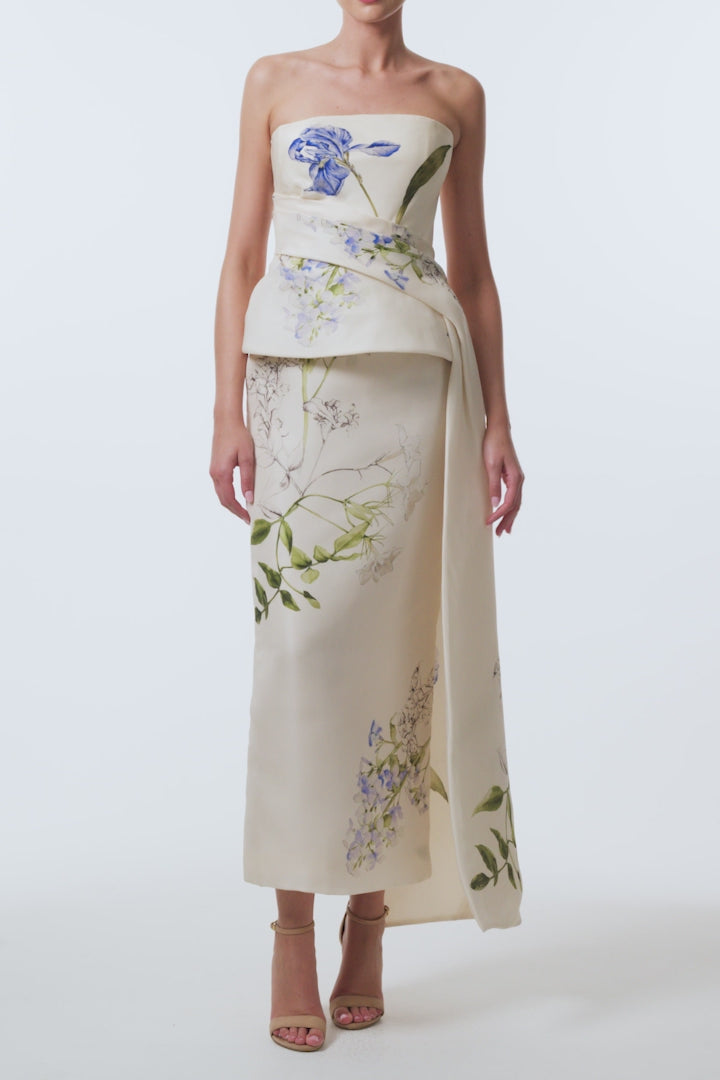 Monique Lhuillier Spring 2026 Iris Bouquet
Printed Gazar Strapless draped peplum gown - video.