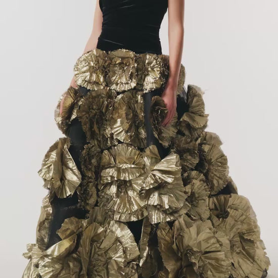 Monique Lhuillier Fall 2026 Noir/Gold velvet and embroidered lamé strapless dropped ballgown with three-dimensional floral skirt - video.