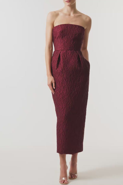 Monique Lhuillier Fall 2026 Rhubarb Jacquard strapless pleated cocktail dress with pockets - video.