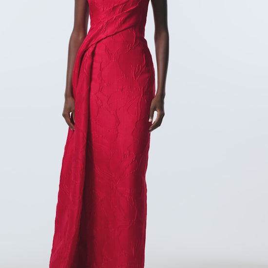 Monique Lhuillier Spring 2026 Poppy Linear Rose Jacquard Strapless Strapless draped column gown with train - video.
