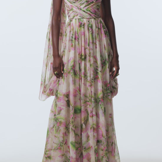 Monique Lhuillier Spring 2026 Carnation Multi Small Tulip Printed Chiffon Sweetheart strapless pleated gown with
shawl - video.