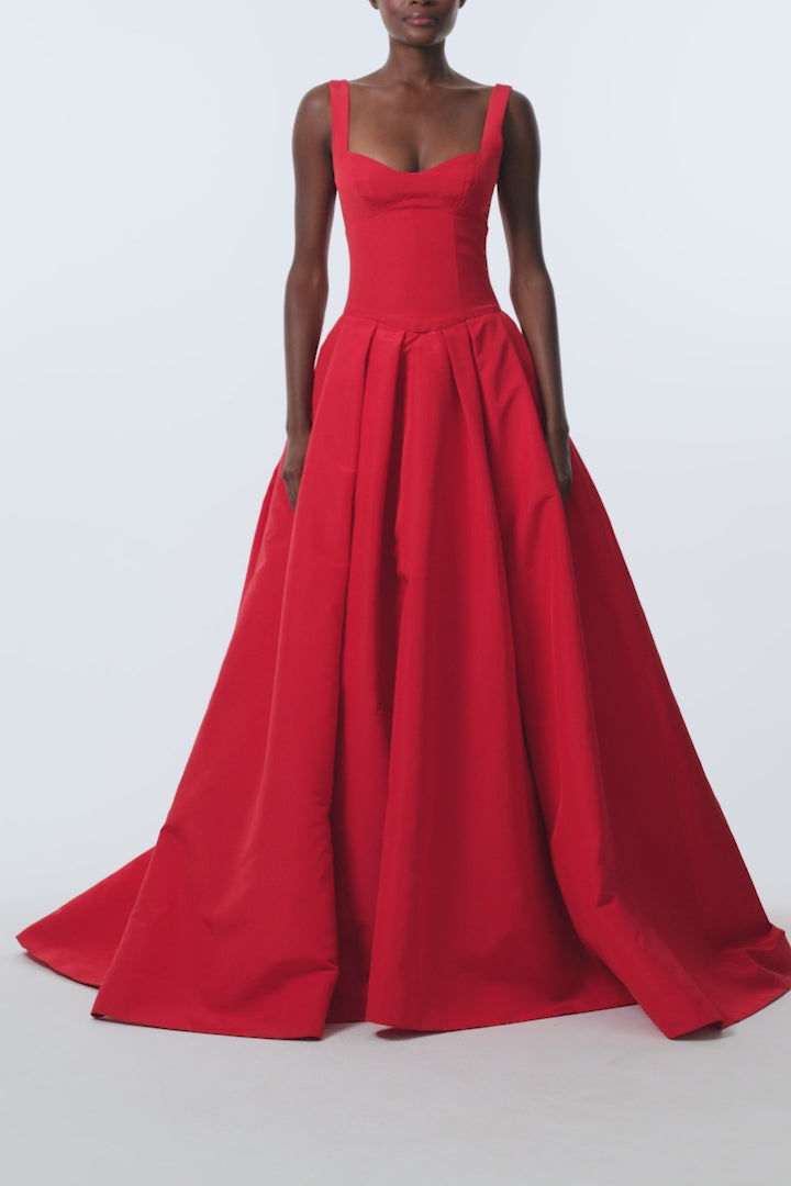 Monique Lhuillier Spring 2026 Basque waist sleeveless ballgown in Poppy Faille -  video.