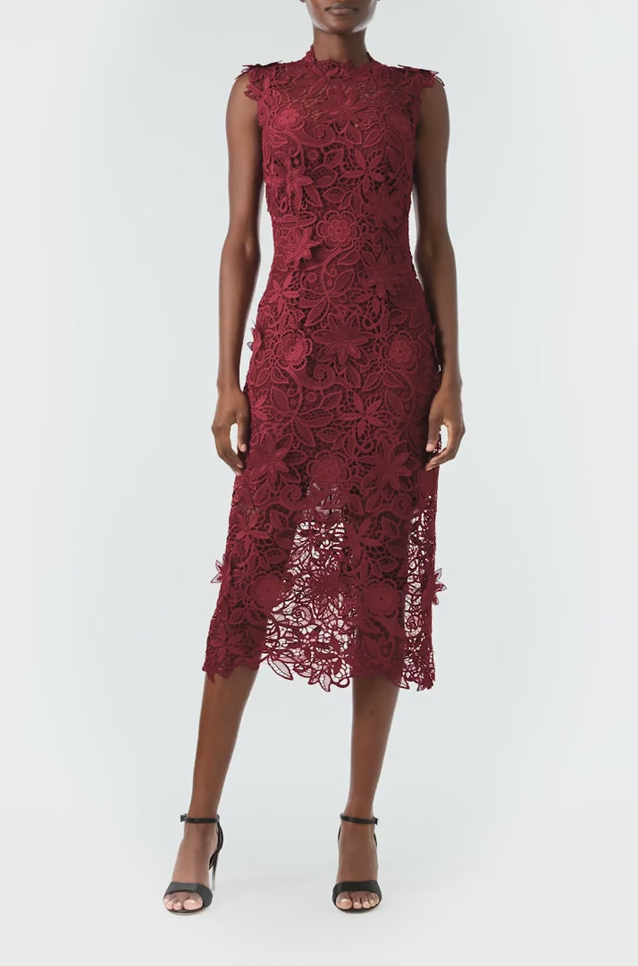 Monique Lhuillier Fall 2024 Sleeveless sheath with jewel neckline in Merlot Daisy Guipure Lace - video.