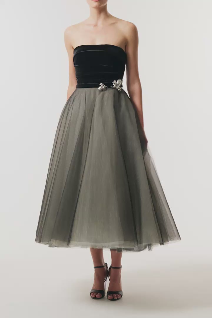 Monique Lhuillier Fall 2026 Noir / multi Stretch Velvet & Tulle strapless tea length dress  -  video.