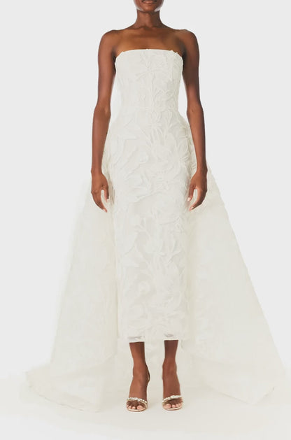 Monique Lhuillier Silk White strapless, embroidered tea-length column gown with floor-length dramatic train - video.