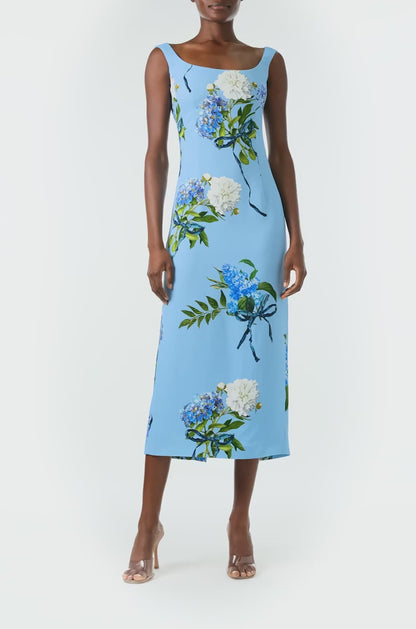 Monique Lhuillier Fall 2024 sleeveless, scoop neck midi dress in Sky Blue floral Hydrangea printed crepe - video.