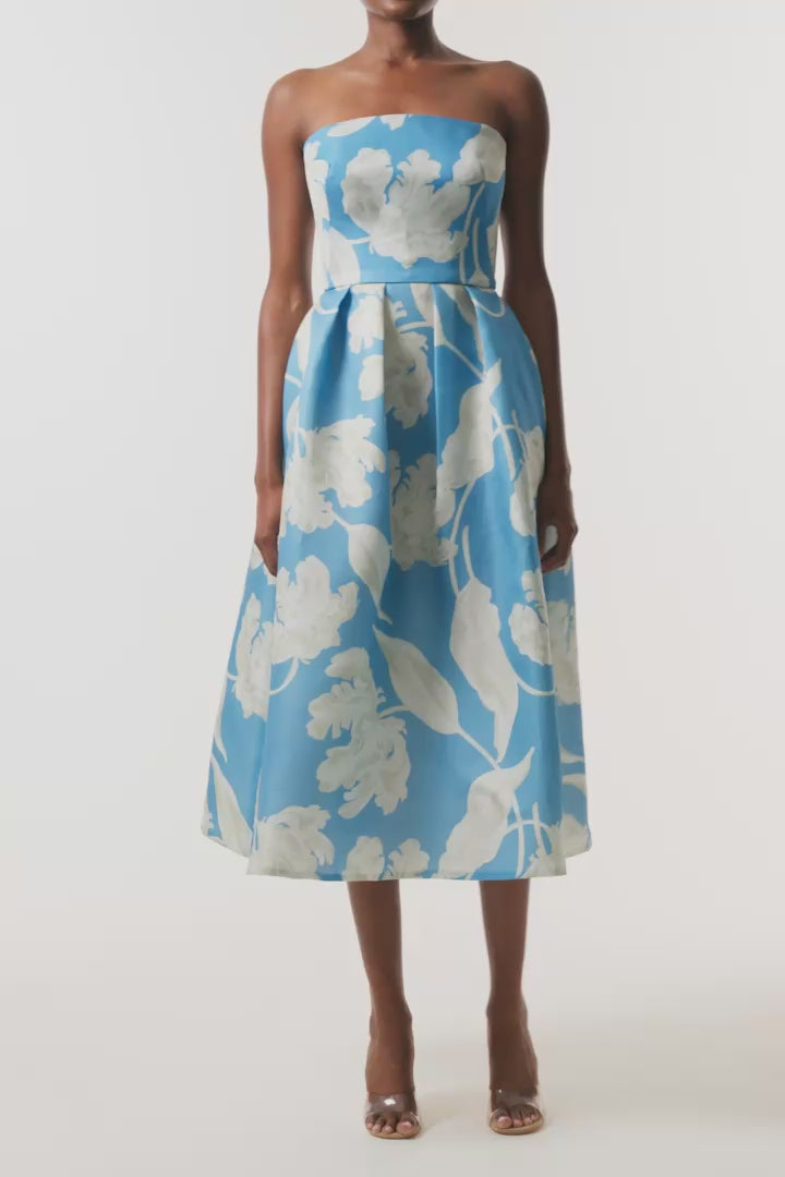 Monique Lhuillier Spring 2023 Bluebelle/Multi Floral Printed Pique Gazar strapless full skirt midi dress with pockets - video.