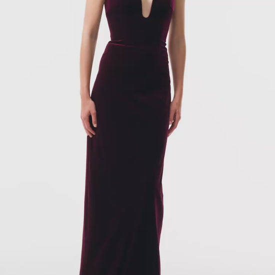 Monique Lhuillier Fall 2025 Merlot stretch velvet Strapless column gown with plunging neckline - video.